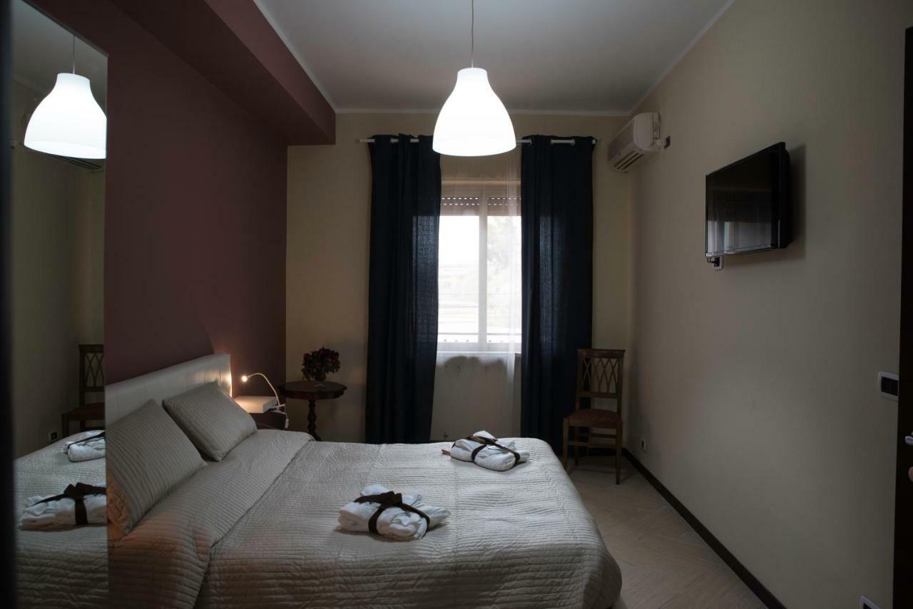 Il Centro Short Lets Hotel Valguarnera Caropepe Eksteriør billede