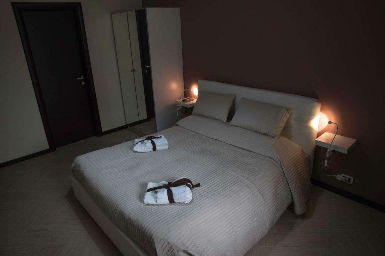 Il Centro Short Lets Hotel Valguarnera Caropepe Eksteriør billede